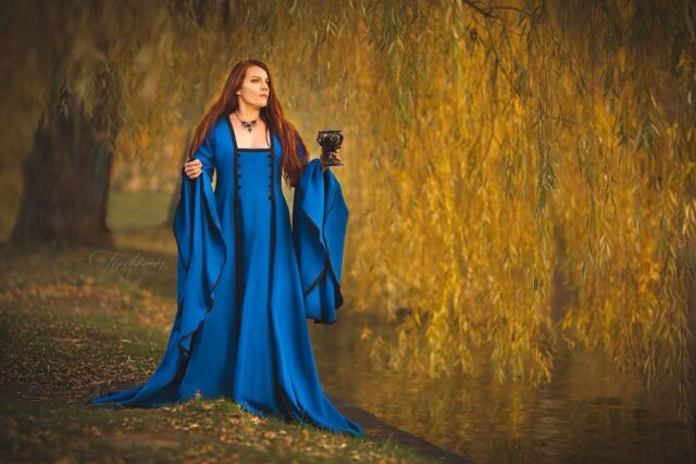 Další kousek z fotosetkání ve Stromovce, které pořádám několikrát do roka 😍#fotosetkanivestromovce #fotosraz #stromovka #setkanifotografuamodelek ##czechfoto #czechmodel #fotimsigmou #beautifull #princess #cosplay